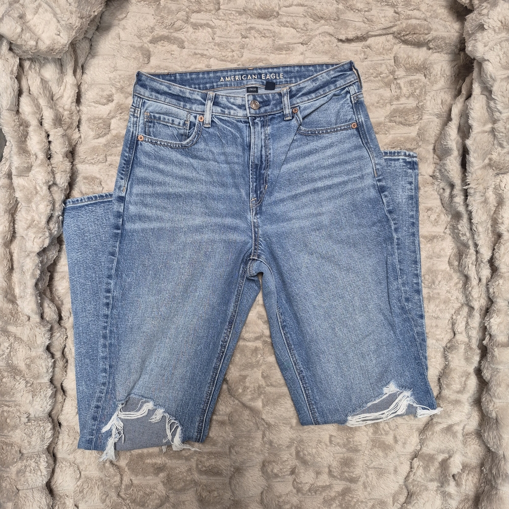 American Eagle Outfitters Women's Light Blue Ripped Jeans